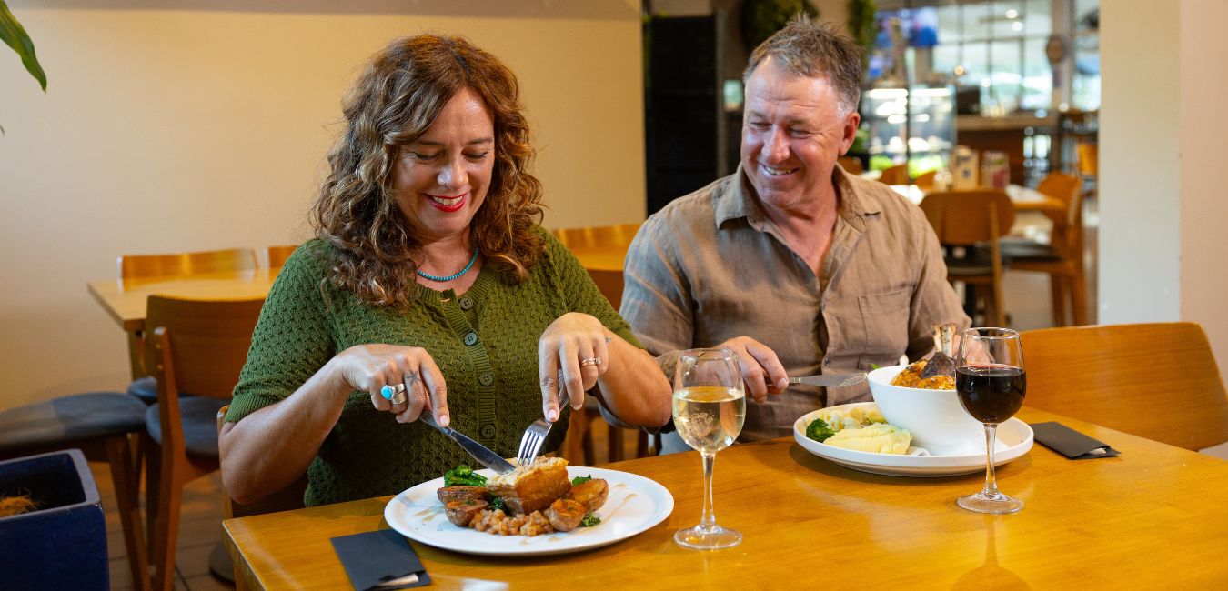 Club Emu Park dining