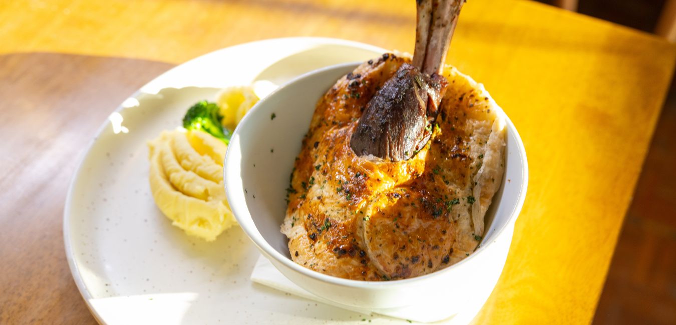 Club Emu Park dining